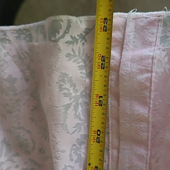 NWT Button Down Ladie's Shirt ❤️ - Picture 9 of 9